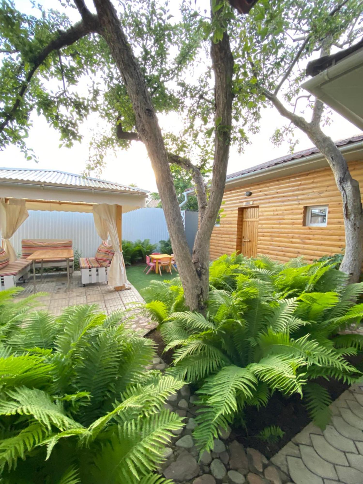 Osobyi Guest House Cholpon-Ata Exteriör bild
